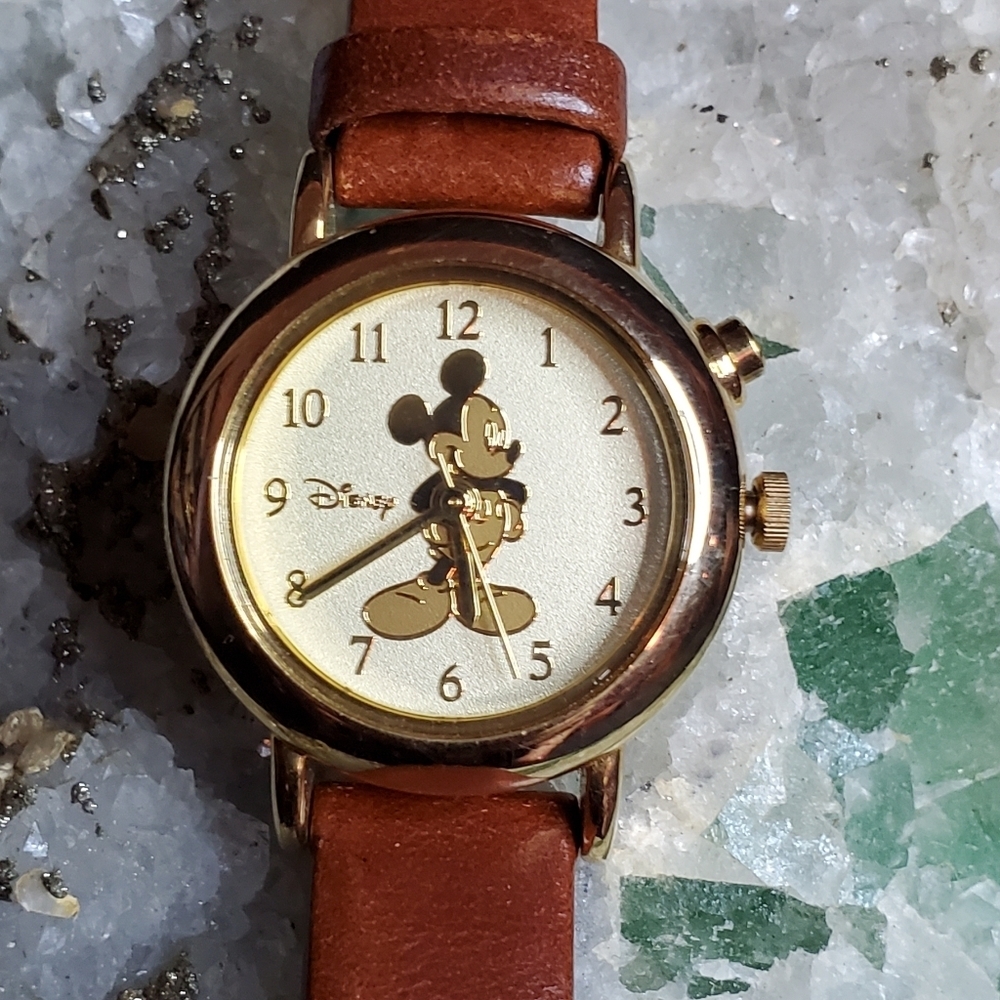 Disney Mickey Mouse Watch - Picture 1 of 5